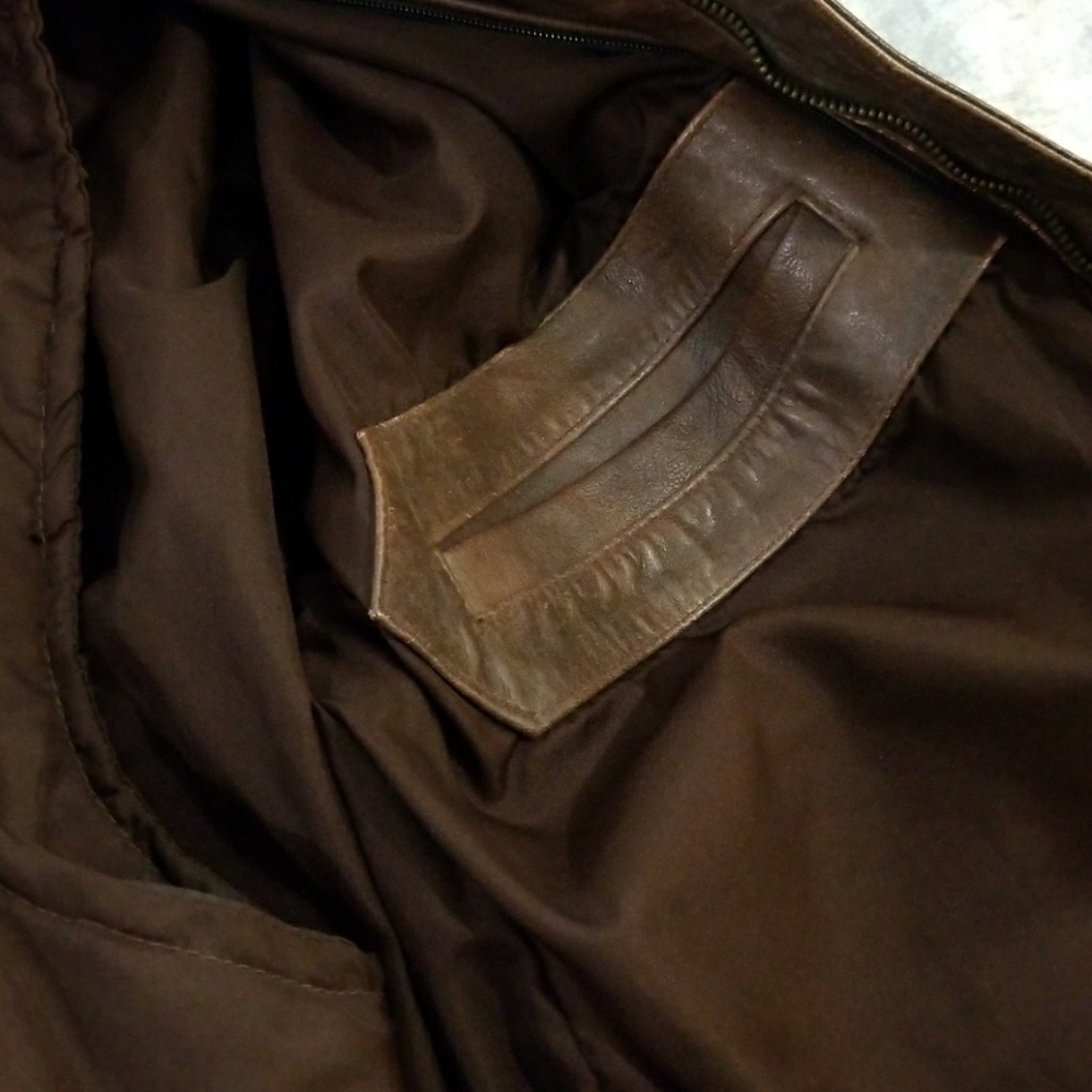 Leather jacket - Picture 7 of 8